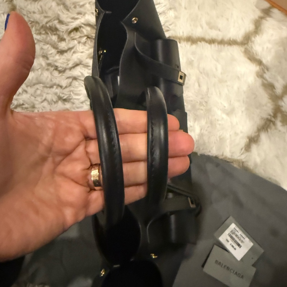 Balenciaga Bel Air Medium - Picture 9 of 15